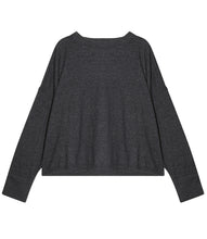 Laden Sie das Bild in den Galerie-Viewer, Re_Branded recycelt Kaschmir-Mix Pullover Rundhalsausschnitt
