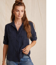 Load the image into the gallery viewer, Bella Dahl Blouse Split Back
