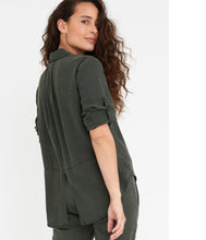 Load the image into the gallery viewer, Bella Dahl Blouse Split Back
