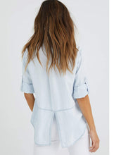 Load the image into the gallery viewer, Bella Dahl Blouse Split Back
