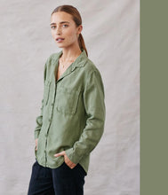 Load the image into the gallery viewer, Bella Dahl Bluse Two Pocket Shirt

