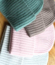 Load the image into the gallery viewer, Esisto Cashmere Beanie Hat
