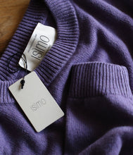 Load the image into the gallery viewer, Isìmo Recycled Cashmere Crew Neck Sweater
