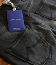 Laden Sie das Bild in den Galerie-Viewer, Jacob Cohen Jeans Kimberly
