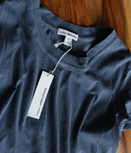 Laden Sie das Bild in den Galerie-Viewer, James Perse Baumwoll Shirt Rundhals Kurzarm
