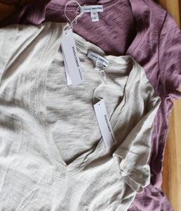 James Perse Baumwoll Shirt V-Ausschnitt Kurzarm