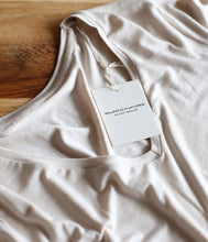 Laden Sie das Bild in den Galerie-Viewer, Majestic Filatures Viskose-Mix Shirt V-Ausschnitt 3/4 Arm
