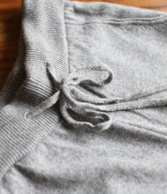 Load the image into the gallery viewer, Re_Branded recycelt Kaschmir-Mix Hose
