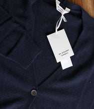 Laden Sie das Bild in den Galerie-Viewer, Re_Branded recycelt Kaschmir-Mix Cardigan
