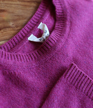 Laden Sie das Bild in den Galerie-Viewer, Re_Branded recycelt Kaschmir-Mix Pullover Rundhalsausschnitt
