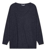 Laden Sie das Bild in den Galerie-Viewer, Re_Branded recycelt Kaschmir-Mix Pullover V-Ausschnitt
