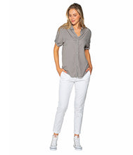 Laden Sie das Bild in den Galerie-Viewer, True Religion Hose Chino
