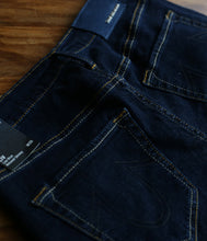 Load the image into the gallery viewer, True Religion Jeans Liv Boyfriend

