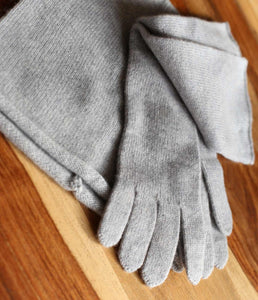 engage cashmere gloves with long cuffs