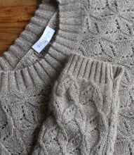 Load the image into the gallery viewer, engage cashmere jumper pattern knit round neckline
